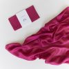 Sarah's Silks | speelzijde 70x70 | violet red